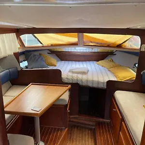 Barco Acogedor - Cosy Boat - , Barcelona España
